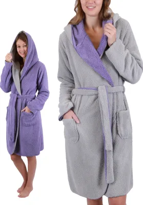 Produktbild von Betz Teddy Wende-Bademantel KIEL Gr. S-M Farbe lavendel-silber 100% Polyester für Damen und Herren mit Kapuze