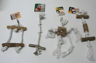 Produktbild von 4er Set Vogel Spielzeug Sittich Papagei Kanarienvögel Holz Spielseil Glocke Nr. 814