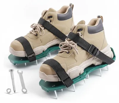 Imagen del producto de InAndOutdoorMatch - Zapatos para aireación de césped - Correas ajustables, Imagen generada por IA
