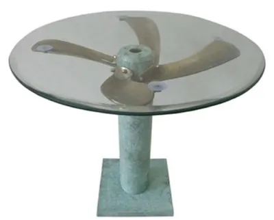 Produktbild von Casa Padrino Art Deco Beistelltisch Mintgrün / Messingfarben Ø 61 x H. 52 cm - Runder Flugzeug Propeller Tisch - Vintage Flieger Flugzeug Möbel