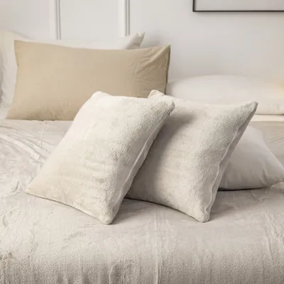 Produktbild von Dekorative Solo Kissenhülle 40x40 cm in hellem Beige – modernes Design für Schlafzimmer, Wohnzimmer und Garten, ideal für einen stilvollen Akzent.