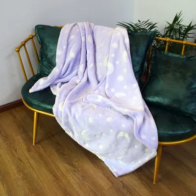 Produktbild von Glow in the Dark Decke Kinder leuchtende Decke Kuscheldecke mit leuchtenden Sternen für Kinder und Erwachsene 150x200cm Lila