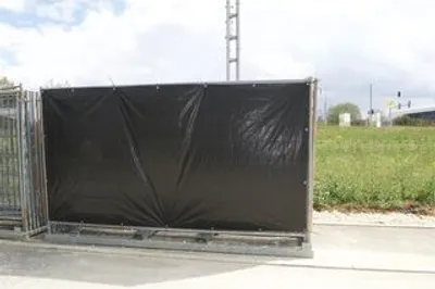 Produktbild von 20x PE-Bauzaunplane (140g/m²) 1,76 x 3,41m geöst - schwarz