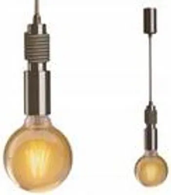 Produktbild von Diese elegante Pendelleuchte in Schwarz aus Metall verbindet modernes Design mit praktischer Funktionalität. Mit E27-Fassung ausgestattet, lassen sich verschiedenste Leuchtmittel einsetzen – LED, Filament oder klassische Glühbirnen (nicht im Lieferumfang enthalten). Dank des verstellbaren Kabels bis 1,5 m kannst du die Höhe flexibel an Raum und Nutzungsfall anpassen – etwa über Tischen, Arbeitsflächen oder Theken.Der schlanke, minimalistische Look macht die Leuchte zu einem stilvollen Akzent in Esszimmern,