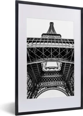 Produktbild von MuchoWow® Gerahmtes Poster Unter dem Eiffelturm 40x60 cm - Poster mit Schwarzem Bilderrahmen Wandposter Rahmen Foto Bilder - Poster in Rahmen