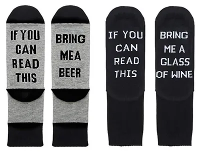 Produktbild von Lustige Baumwollsocken mit Wein- und Biertext