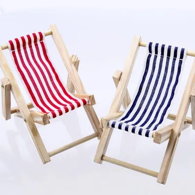Produktbild von Mini-Liegestuhl aus Holz – 15 cm | Rot-weiß gestreift | 3 Stück