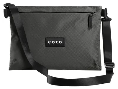 Produktbild von eoto Umhängetasche Simple3 Crossbody Bag Stonegrey dunkelgrau