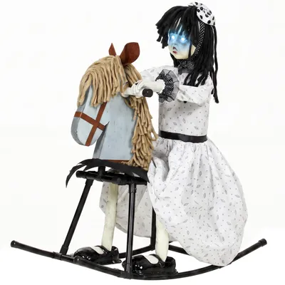 Produktbild von Animiertes Halloween-Mädchen auf Schaukelpferd mit gruseligen Reimen, leuchtenden Augen und Sound-/Touch-Aktivierung