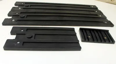 Produktbild von Scheppach Kunststofführungen - Gleitplatten Führungsplatten für Holzspalter Brennholzspalter