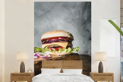 Produktbild von MuchoWow® Fototapete für Wohnzimmer oder Schlafzimmer Wandtapete Vinyl Motivtapete Hamburgerbrötchen mit roten Zwiebeln und Käse - 155x240 cm - Tapete