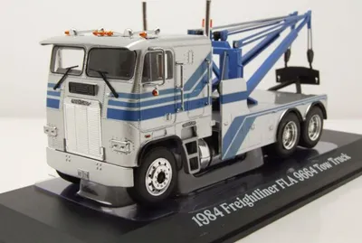 Produktbild von Greenlight Collectibles 86632 Freightliner FLA 9664 Tow Truck 1984 silber blau 1:43
