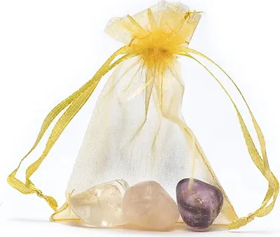 Image de Triangle doré de pierres précieuses en sachet -- ±3-4 cm