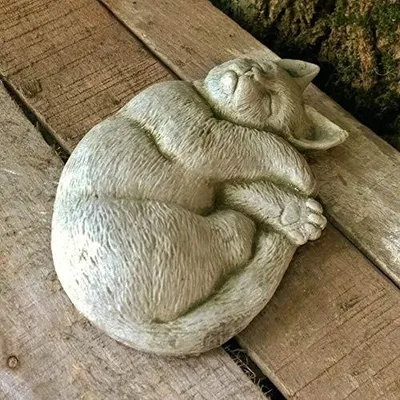 Image de Statue de chat endormi en pierre reconstituée pour jardin