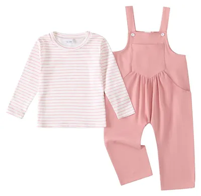 Imagen del producto de Conjunto para niña que incluye un mono con estampado a cuadros y una parte superior con estampado floral. Ropa para bebés y niños pequeños
