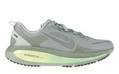 Produktbild von Nike Vomero 18 Light Silver Barely Volt Dusty Olive College Grey - EU 42.5