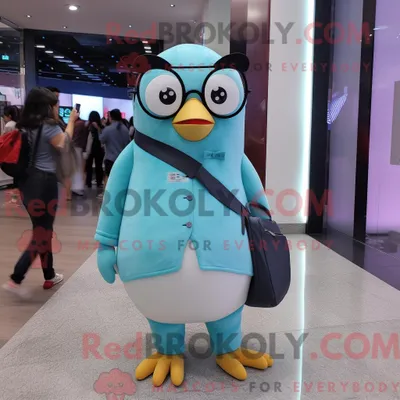 Produktbild von Cyan REDBROKOLY Pinguin Maskottchen Kostüm Charakter gekleidet mit einem Minirock und Brille