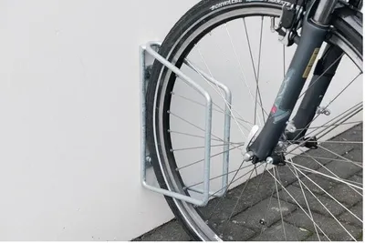 Produktbild von WSM Fahrradklemmbügel 1er 45Grad verzinkt Höhe 350 x Breite 68 x Tiefe 220mm Wandbefestigung - 105000033