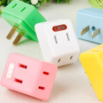 Imagen del producto de Convertidor de enchufe de alimentación estándar estadounidense (1-a-3), adaptador de viaje, toma de corriente. Color aleatorio