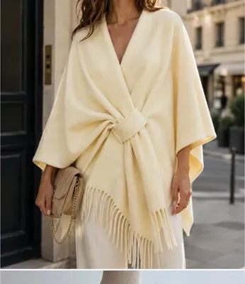 Produktbild von BZNA Strickponcho in Creme - Wolltuch mit Fransen - Poncho  ITALY