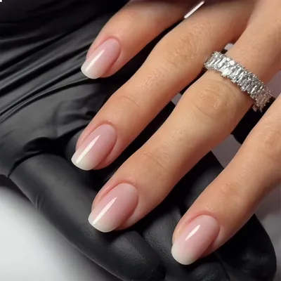 Image de 24 pièces de Nude Pink Press on ongles avec des dessins de dégradé