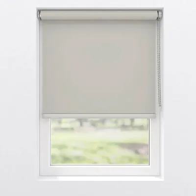 Obrázek produktu pro Zatemňovací roleta SOLUNA Colormatch sladěná V50 stříbrná 50x190 cm včetně držáků na rám okna a kovové spodní lišty