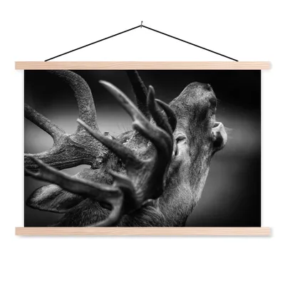 Produktbild von MuchoWow® Textilposter Geweih - Hirsch - Schwarz 60x40 cm mit holzfarbenen Rahmen - Bilder