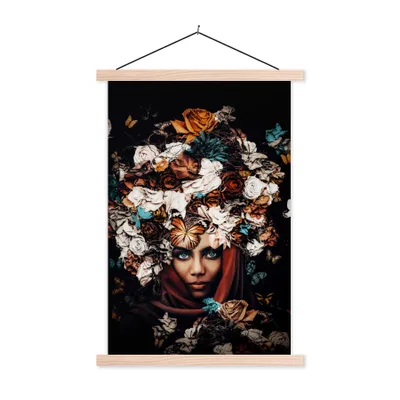 Produktbild von MuchoWow® Textilposter Blumen - Schmetterling - Frauen - Kopftuch 60x90 cm mit holzfarbenen Rahmen - Textil