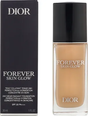 Produktbild von Dior Forever Skin Glow, Pumpenflasche, Flüssigkeit, Jeder Hauttyp, Aufhellend, Feuchtigkeitsspendend, Behandlung, Licht, Neutral