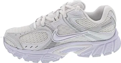 Produktbild von Nike V5 RNR HQ7901101 (43/wht-wht-blk-metallic silv)