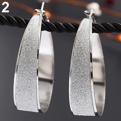 Produktbild von Damenmode, cooler Stil, großer Creolen, runder Schmuck, Nachtclub-Charm-Ohrringe-Silber