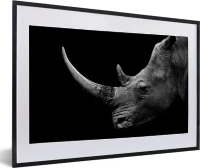 Produktbild von MuchoWow® Gerahmtes Poster Nashorn - Tiere - Schwarz - Weiß - Porträt 60x40 cm - Poster mit Schwarzem Bilderrahmen Wandposter Rahmen Foto Bilder - Schlafzimmer - Plakat in Rahmen - Drucken