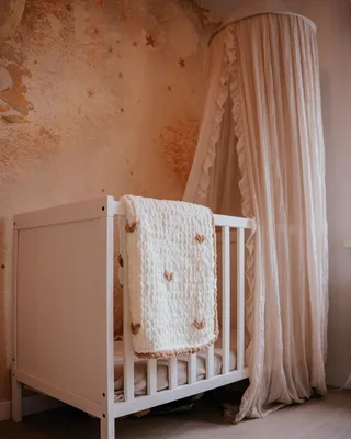 Zdjęcie produktu dla Ręcznie szydełkowany kocyk dla niemowląt Little Livo – miękki kocyk dziecięcy – wzór w serduszka – 75 x 75 cm – 100% mikrofibra