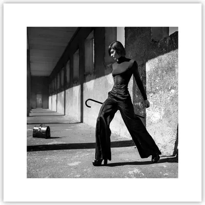 Produktbild von Poster - Poster ohne Rahmen - Fotografie Mode Frau - 30x30 cm - Wand Bild - Wanddeko - Wandbilder - Kunstposter - Wandposter - Bilder - Kunstdruck - Wanddekoration - Wandbild - P2XAC30x30-4360