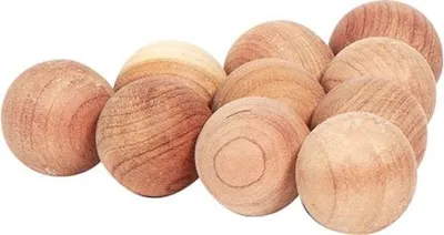 Imagen del producto de Esferas anti-polillas de cedro, paquete de 15 - Cie Europe