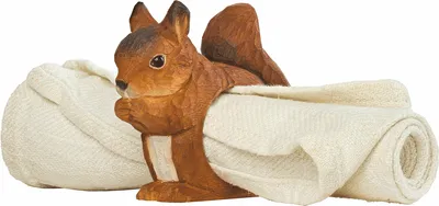 Produktbild von Wildlife Garden WG4568 Serviettenring Eichhörnchen - Handgeschnitzter Serviettenring aus Holz für die Tischdekoration