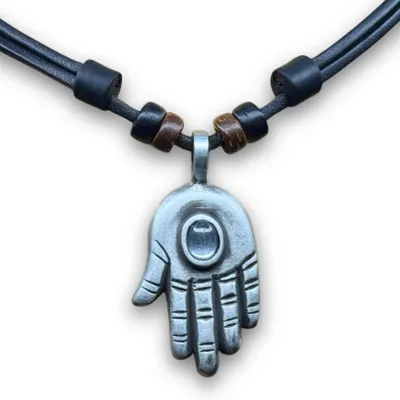 Produktbild von HANA LIMA | Lederhalskette Hand der Fatima Hamsa / Chamsa Herren Damen Schmuck Surferkette