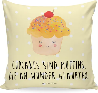 Produktbild von Mr. & Mrs. Panda kissen für sofa Cupcake - Gelb Pastell - Geschenk, Lustige Sprüche, kuschelkissen 40x40, Küche Deko, Backen, bedruckt, Muffin, Motivation, Couchkissen