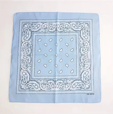 Productafbeelding van Lichtblauwe zakdoek - Boerenzakdoek - Paisley bandana - Sjaal - Lichtblauw - Katoenen zakdoek - 55/55 cm - Sjaal - CHPN