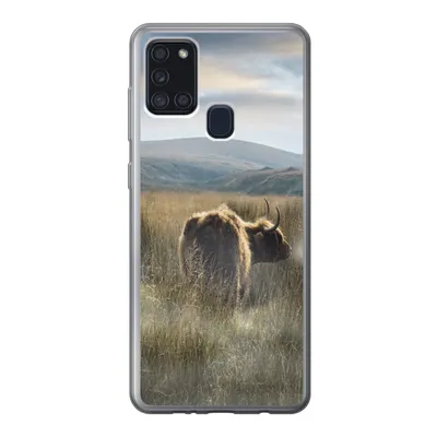 Produktbild von MuchoWow® Handyhülle Schutzhülle Hülle für Samsung Galaxy A21s Schottische Highlander - Nebel - Gras Silikon Softcase Handy Hülle - Hartschale