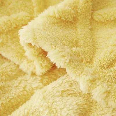 Produktbild von Unyqoos® Flauschige Mikrofaserdecke – warme Kuscheldecke für Sofa & Bett, atmungsaktiv, antistatisch und pflegeleicht