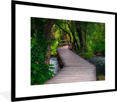 Produktbild von MuchoWow® Gerahmtes Poster Wald - Natur - Brücke 80x60 cm - Poster mit Schwarzem Bilderrahmen Wandposter Rahmen Foto Bilder - Schlafzimmer-Dekorationen - Fotoposter