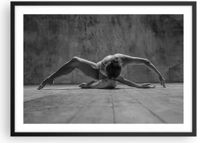 Produktbild von Gerahmtes Poster - Schwarzer Rahmen - Tanz Schwarzweiß Frau - 70x50 cm - Wand Bild - Wanddeko - Wandbilder - Kunstposter - Wandposter - Bilderrahmen - Bilder - Kunstdruck - Wandbild - P2BAA70x50-4352