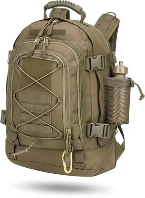 Imagen del producto de Mochila táctica CarryQuest® de 65 litros, color verde claro, fabricada en nylon