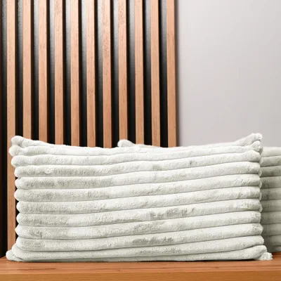 Produktbild von MG Design 2er Set Kissenbezüge 40 x 80 cm in Weiß - mit Reißverschluss, langflorige Fell-Haptik, weich & Cosy, pflegeleicht
