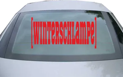 Produktbild von Indigos UG - Aufkleber Heckscheibe & Motorklappe DE6428 - rot - 600x286 mm - Winterschlampe - Auto Scheiben Fenster Heckklappe Tuning Racing JDM - Die cut