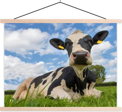 Produktbild von MuchoWow® Textilposter Kuh - Gras - Himmel 40x30 cm mit holzfarbenen Rahmen - Bilder