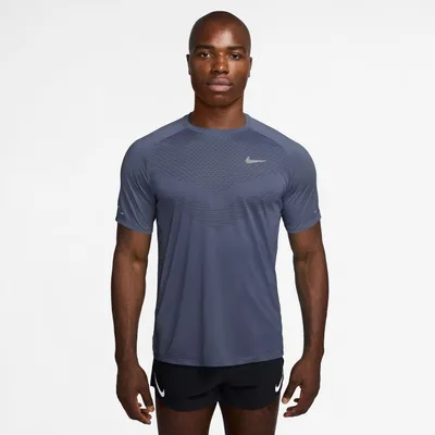 Immagine prodotto di NIKE M NK DFADV STRIDE SS TOP, colore blu diffuso/argento riflettente, taglia L