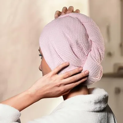 Produktbild von Haarturban Handtuch – 1 Stück Haarhandtuch Rosa – Mikrofaser Turban Handtücher Schnelltrocknend Handtuch, Super Saugfähig & Anti-Frizz – Leichtes Haarturban mit Knopf für Langes Haar