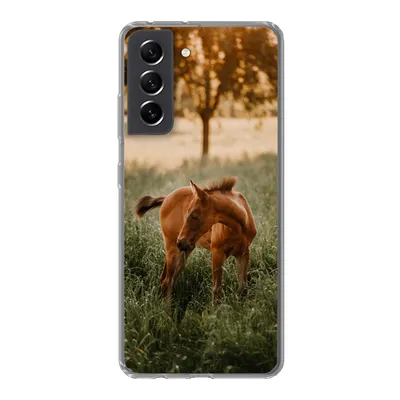 Produktbild von MuchoWow® Handyhülle Schutzhülle Hülle für Samsung Galaxy S21 FE Pferd - Gras - Baum Silikon Softcase Handy Hülle - Mobiltelefonhülle